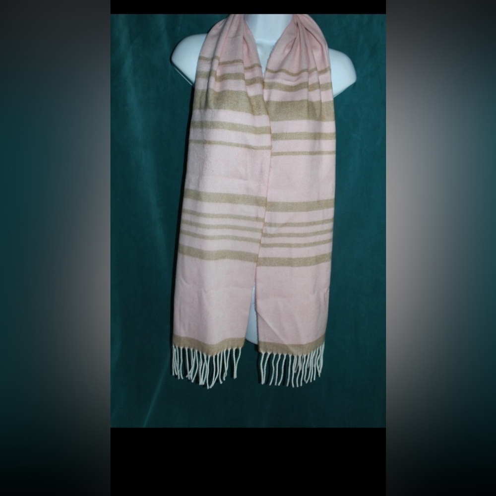 CEJON Pink Beige Plaid Fringed Scarf
Made in Italy Super Soft Acrylic 66" Long - Picture 8 of 8